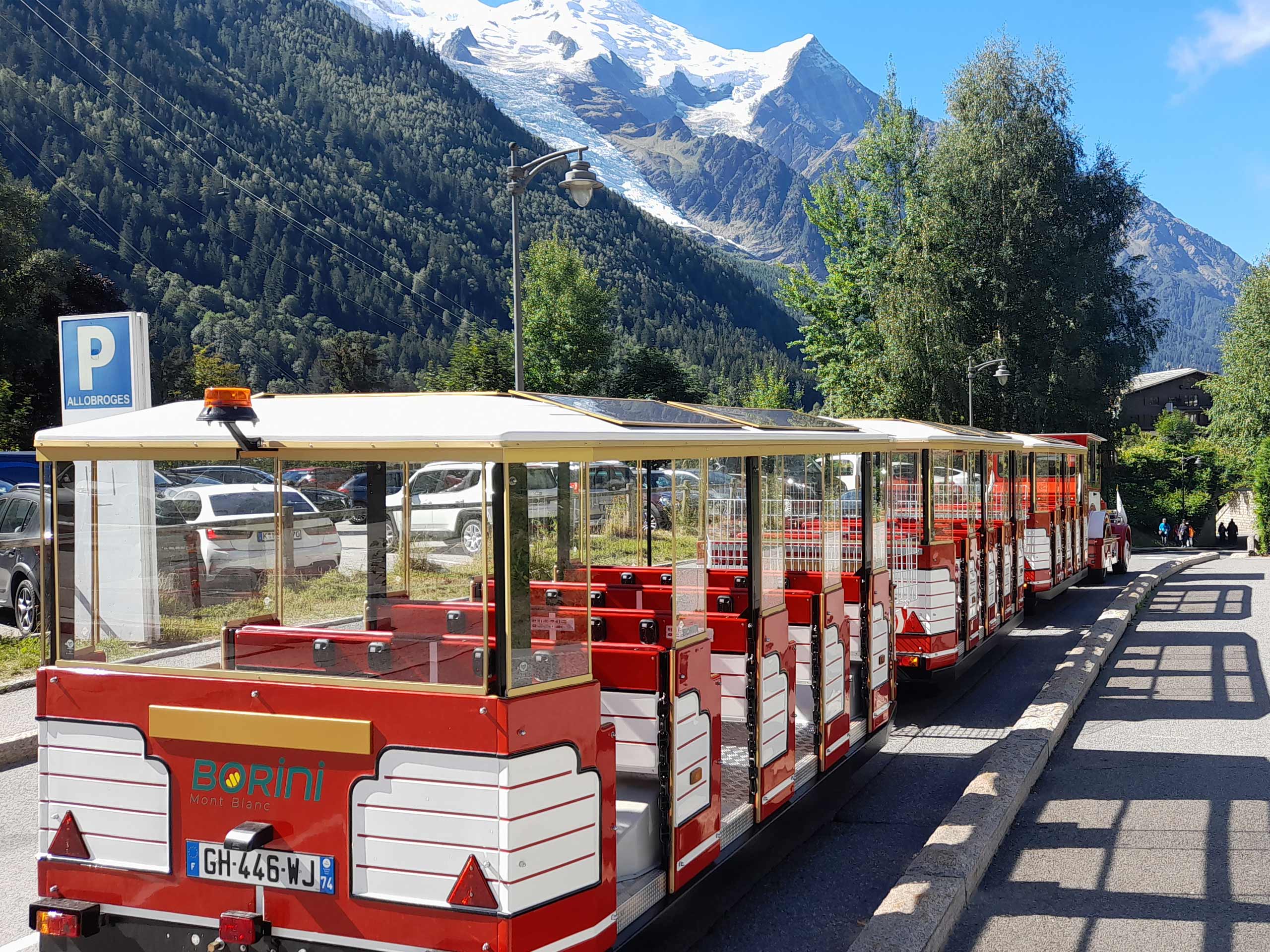 Petit Train Touristique - Découvrez Chamonix et le Mont Blanc autrement !